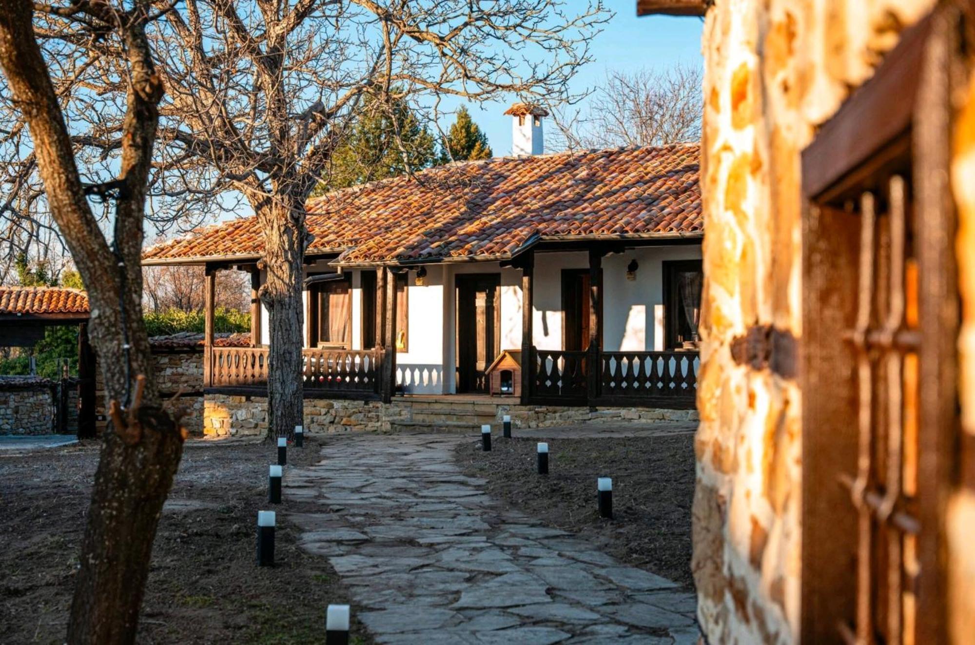 Complex Arbanashki Style-Panoramic View With Summer And Winter Terrace, Jacuzzi, Sauna, Children'S And Adult Area With Cinema Summer Arbanasi Exteriör bild