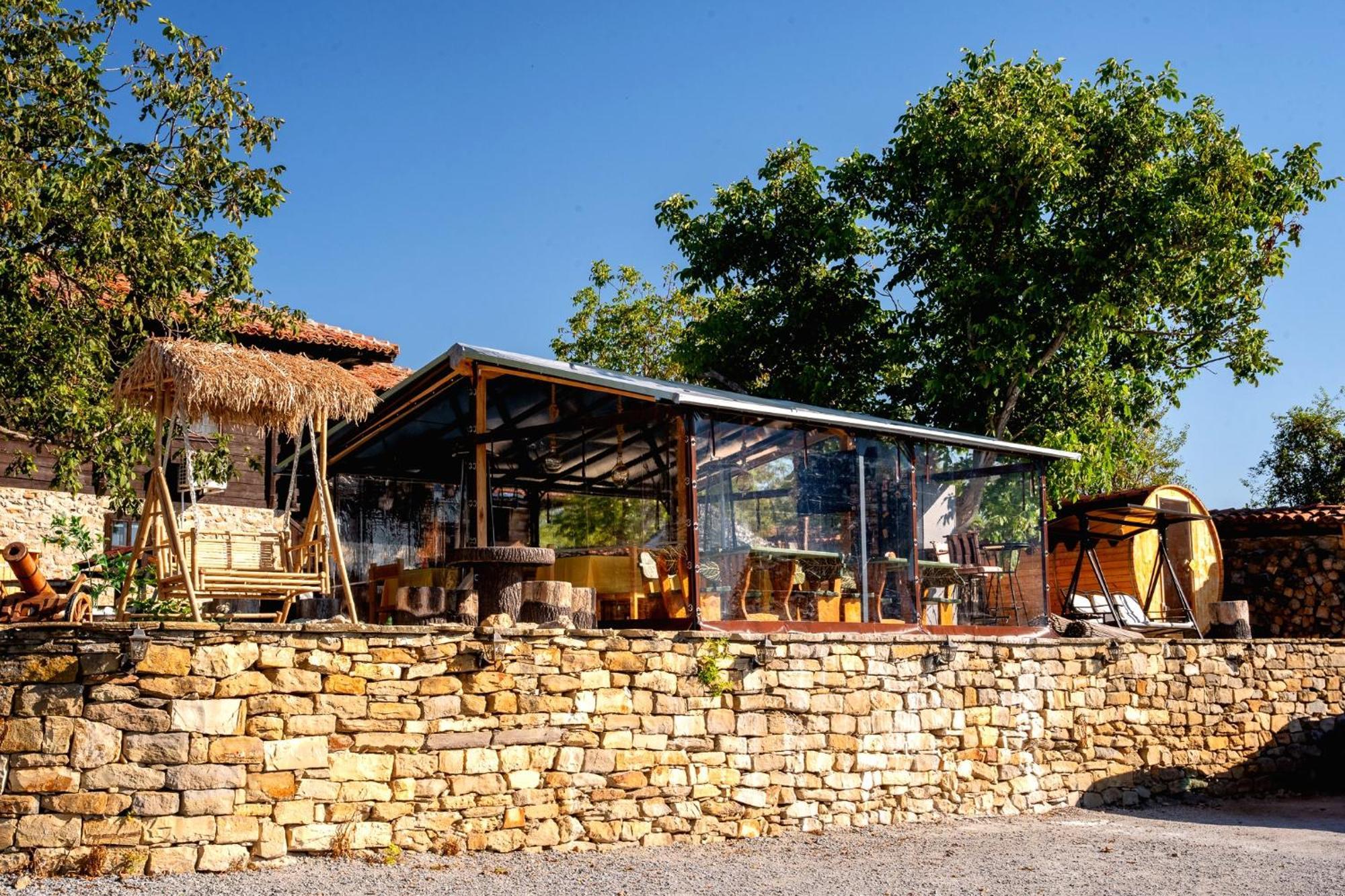 Complex Arbanashki Style-Panoramic View With Summer And Winter Terrace, Jacuzzi, Sauna, Children'S And Adult Area With Cinema Summer Arbanasi Exteriör bild