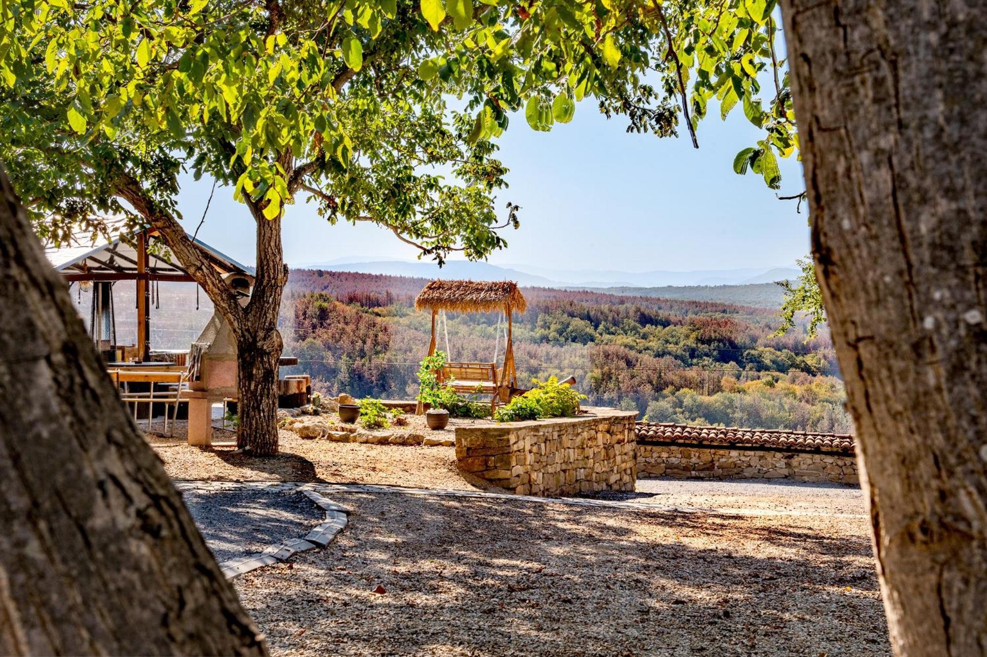 Complex Arbanashki Style-Panoramic View With Summer And Winter Terrace, Jacuzzi, Sauna, Children'S And Adult Area With Cinema Summer Arbanasi Exteriör bild