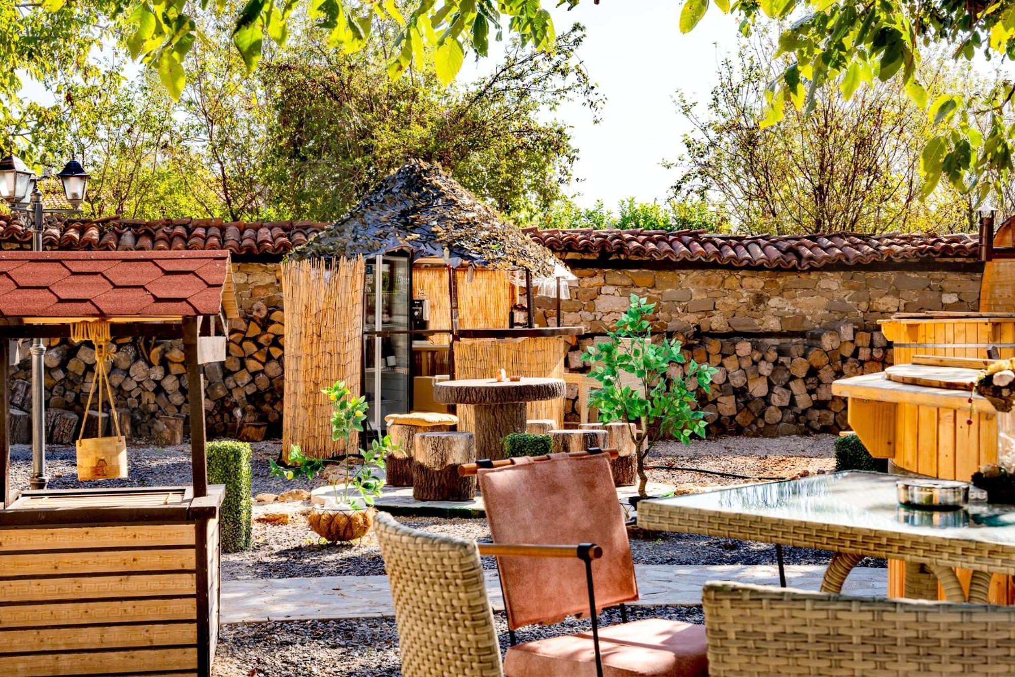 Complex Arbanashki Style-Panoramic View With Summer And Winter Terrace, Jacuzzi, Sauna, Children'S And Adult Area With Cinema Summer Arbanasi Exteriör bild