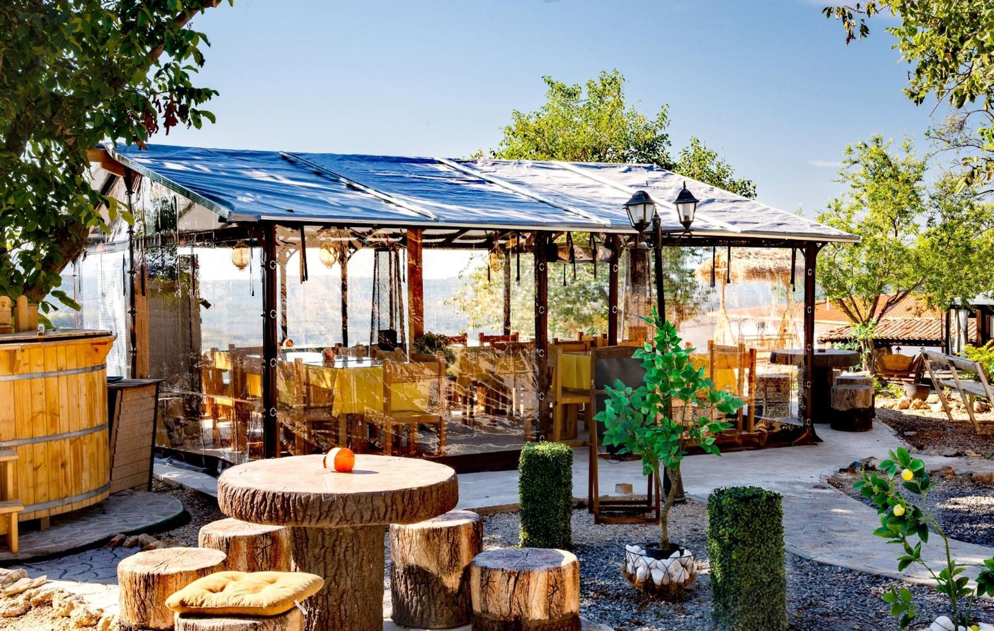 Complex Arbanashki Style-Panoramic View With Summer And Winter Terrace, Jacuzzi, Sauna, Children'S And Adult Area With Cinema Summer Arbanasi Exteriör bild