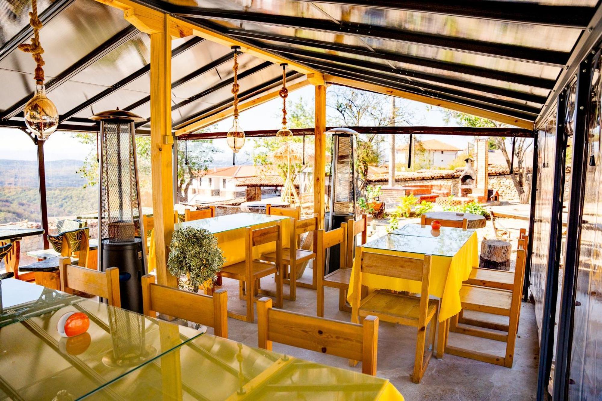 Complex Arbanashki Style-Panoramic View With Summer And Winter Terrace, Jacuzzi, Sauna, Children'S And Adult Area With Cinema Summer Arbanasi Exteriör bild