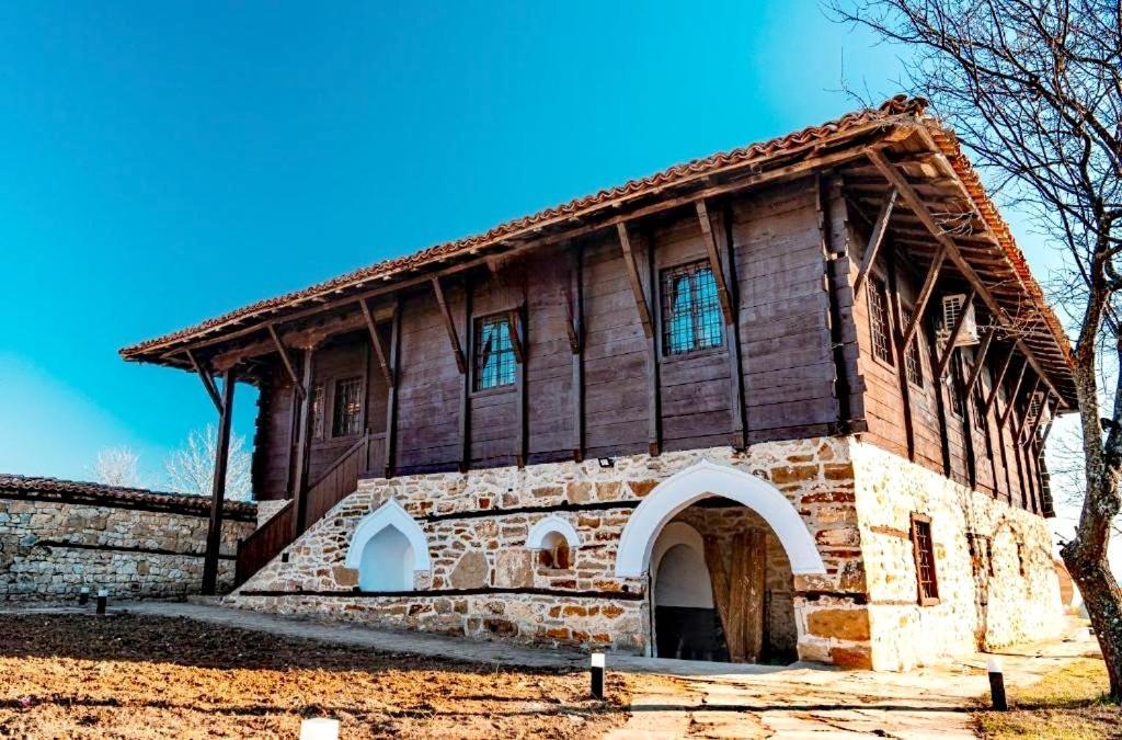 Complex Arbanashki Style-Panoramic View With Summer And Winter Terrace, Jacuzzi, Sauna, Children'S And Adult Area With Cinema Summer Arbanasi Exteriör bild