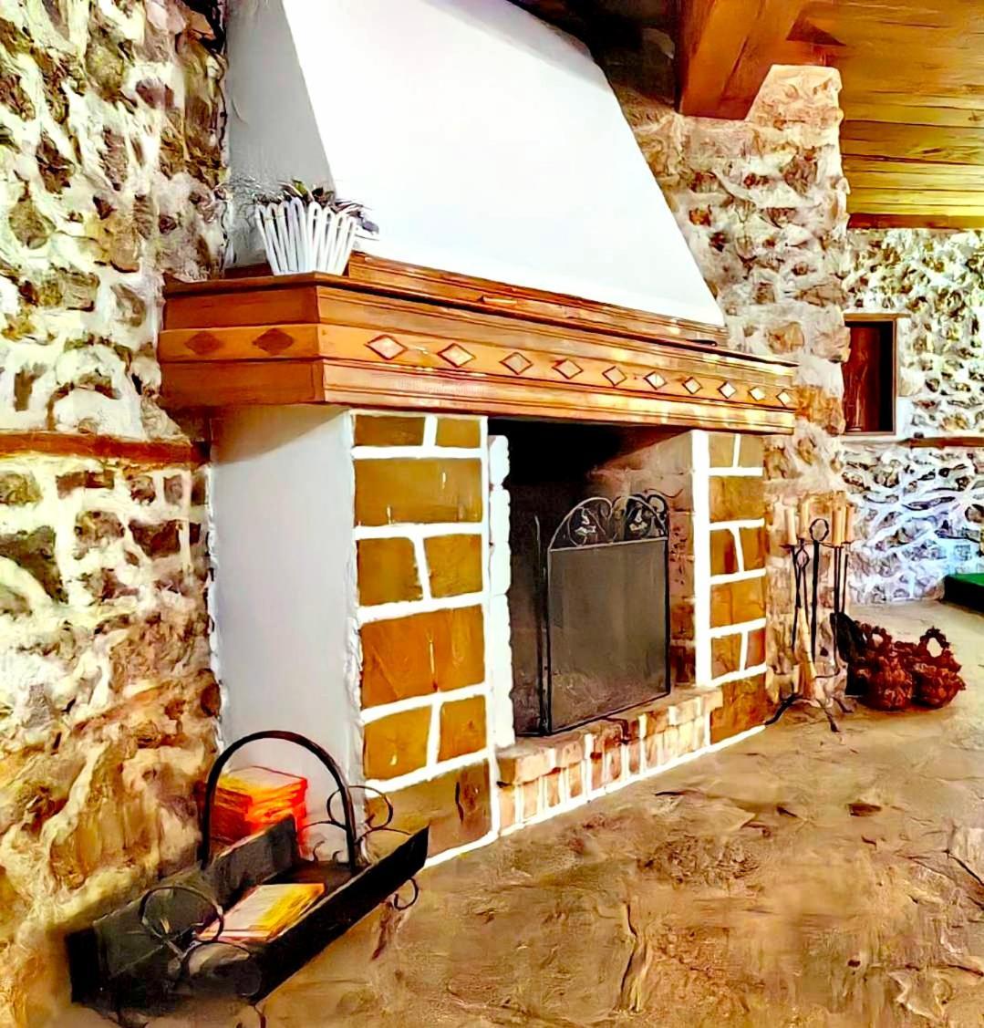 Complex Arbanashki Style-Panoramic View With Summer And Winter Terrace, Jacuzzi, Sauna, Children'S And Adult Area With Cinema Summer Arbanasi Exteriör bild